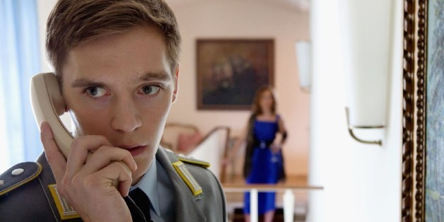 "Deutschland 83": DDR-Soldat Martin Rauch (Jonas Nay) wird Hals über Kopf als Spion Moritz Stamm in die Bundeswehr eingeschleust