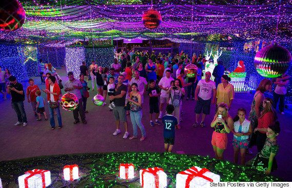 Canberra Smashes World Record For Most Lights On A Christmas Tree