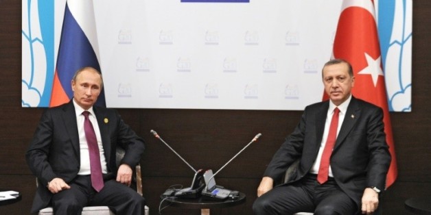 Le président russe Vladimir Poutine (g) et son homologue turc Recep Tayyip Erdogan, à Antalya, en Turquie, le 16 novembre 2015