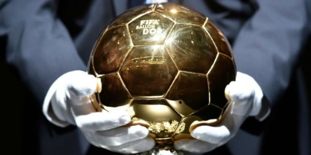 Le trophée du Ballon d'Or 2014 présenté avant l'annonce de son lauréat à Zurich, le 12 janvier 2015