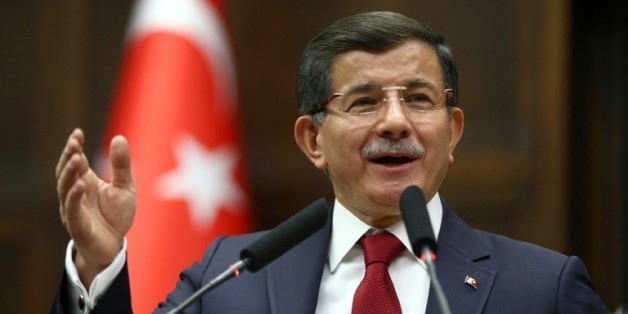 Le Premier ministre Ahmet Davutoglu à Ankara le 8 décembre 2015