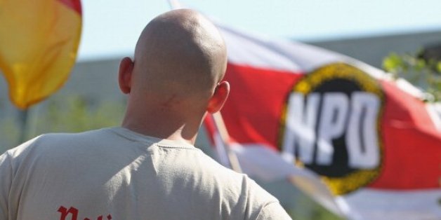 Dieser NPD-Vorsitzende sieht nicht nur aus wie ein Döner, er isst ihn auch gerne