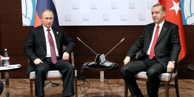 Le président russe Vladimir Poutine (g) et son homologue turc Recep Tayyip Erdogan à Antalya, le 16 novembre 2015