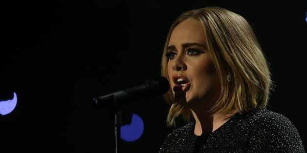 Adele mit neuem Bob bei "The X-Factor"