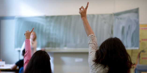 Mit Yoga und Meditation beginnt der Tag an der Schule.