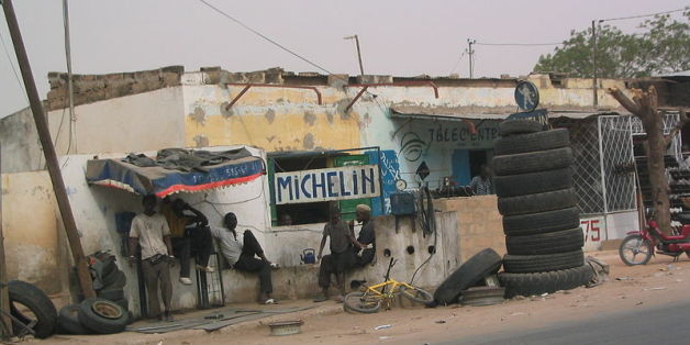 Vente de pneus à Meckhe (Sénégal)