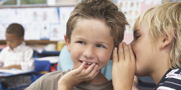 Ein Schüler wollte nicht nur darüber reden - und brachte einen "Bombensplitter" in die Schule. Dieser stellte sich als Granate heraus.