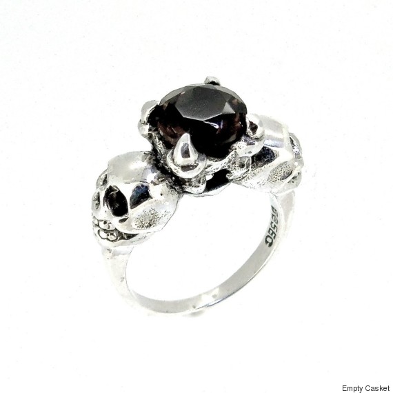 You Can Now A Dead Ringer For Kat Von D S The Great Frog Kat Von D Engagement Ring Replica