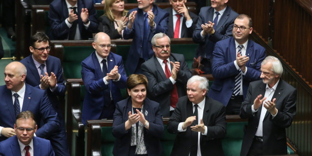Das polnische Parlament beschloss gestern eine umstrittene Reform des Verfassungsgerichts