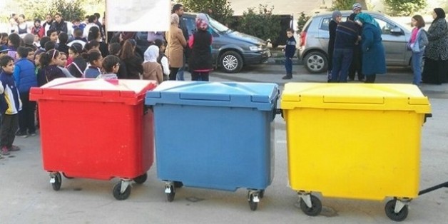 Les habitants de Beni Makada à Tanger s'essaient au tri sélectif des déchets