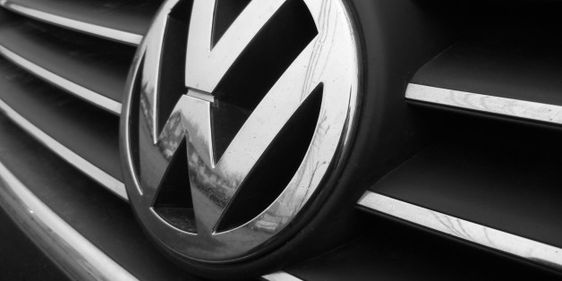 Shot of my friend's VW grill and badge.
My photoblog: <a href="http://takingpictures101.blogspot.com" rel="nofollow">takingpictures101.blogspot.com</a>Thanks for watching.
Gerry :)