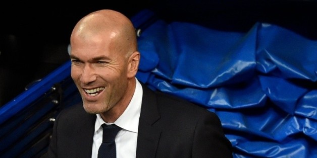 Espagne: Zidane réussit son entrée, Bale et Messi voient triple 22:55 - 09/01/16 © AFP L'entraîneur du Real Madrid Zinédine Zidane avant le match contre La Corogne, le 9 janvier 2016 à Bernabeu