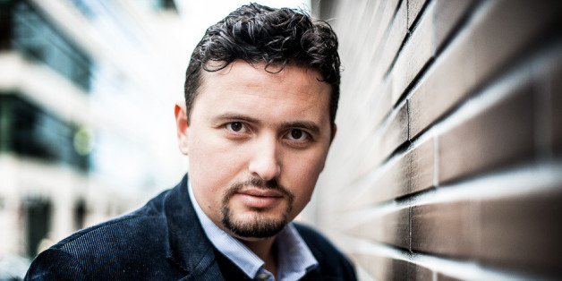 Nabil Mouline prend comme point de départ la naissance du groupe Etat islamique et s'intéresse au califat comme moyen de légitimation du pouvoir instauré