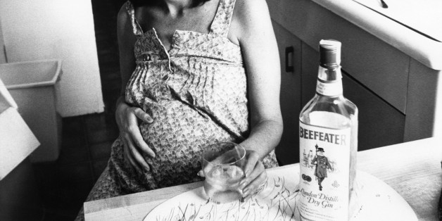 Sie trank Alkohol in der Schwangerschaft. So sieht ihre Tochter mit 43 aus.