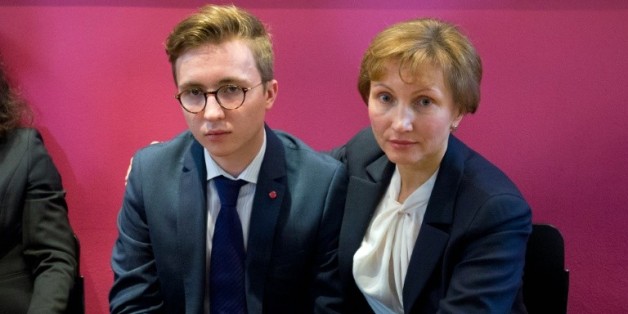 Marina Litvinenko, veuve de l'ex-agent du KGB et son fils Anatoly après une conférence de presse à Londres, le 21 janvier 2016