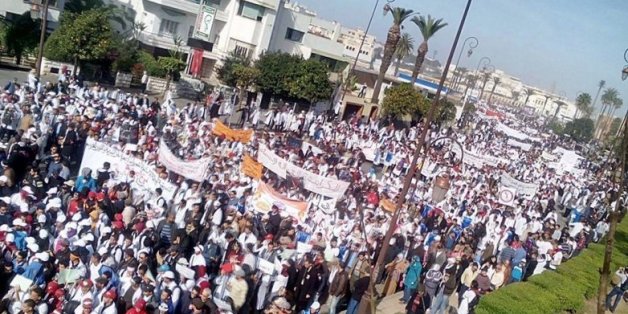 Des milliers d'enseignants stagiaires manifestent à Rabat (PHOTOS)