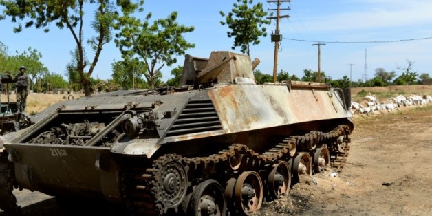 Un tank de Boko Haram, près de la base militaire d'Amchide, dans le nord du Cameroun, le 12 novembre 2014