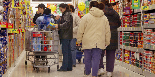 Sie spürte die Hand des Mannes im Supermarkt und traf eine Entscheidung, die sein Leben verändern sollte