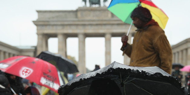 Flüchtlinge bei einem Hungerstreik vor dem Brandenburger Tor im Oktober 2015