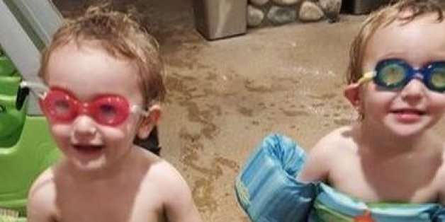 Sie beobachtete ihre Kinder beim Spielen als sie eine schreckliche Erkenntnis hatte