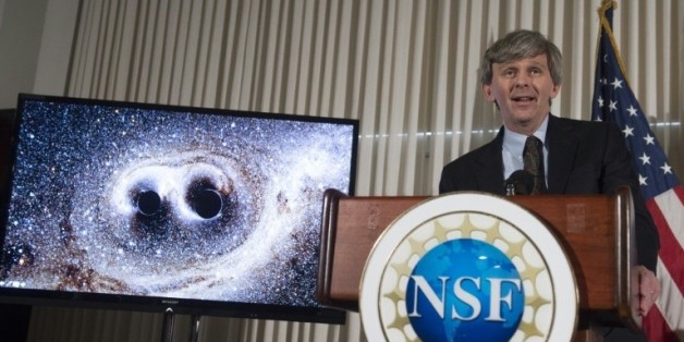David Reitze, directeur du laboratoire LIGO de l'université de Caltech, annonçant la découverte des ondes gravitationnelles, à Washington le 11 février 2016