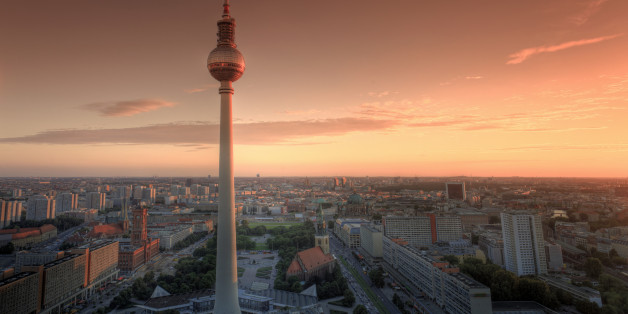 Germany, Berlin, Alexanderplatz, TV Tower (Fernsehturm) at sunset