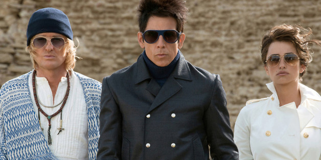 In "Zoolander 2" müssen die Models Derek Zoolander (Ben Stiller, Mitte), Hansel (Owen Wilson) und Fashion-Polizistin Valentina (Penélope Cruz) die Welt retten
