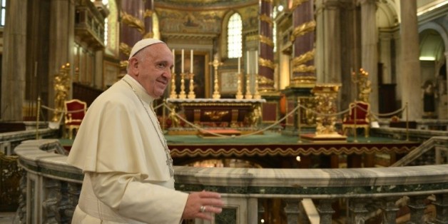 Le pape François dans la basilique Santa Maria Maggiore à Rome, à son retour du Mexique le 18 février 2016