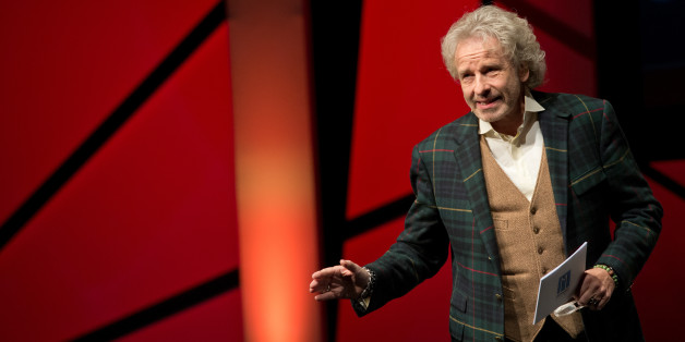 Thomas Gottschalk sitzt nach einem schwerem Sturz im Rollstuhl