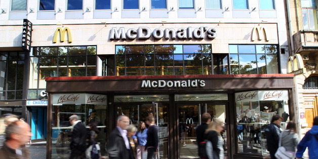 Le plus gros McDonald's du monde (ici en 2010) rouvre ses portes à Paris, sur les Champs-Elysées