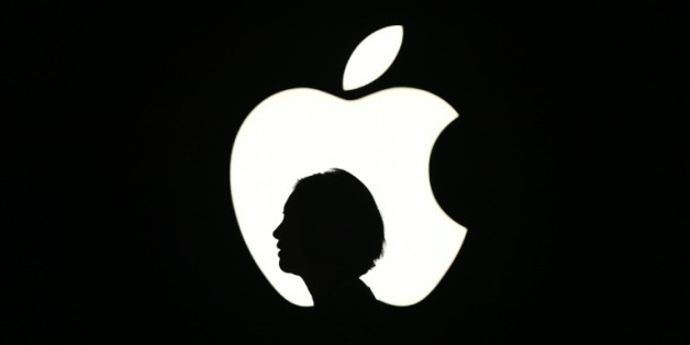 Le département américain de la Justice veut forcer Apple à aider les enquêteurs à débloquer l'iPhone d'un auteur de l'attentat de San Bernardino