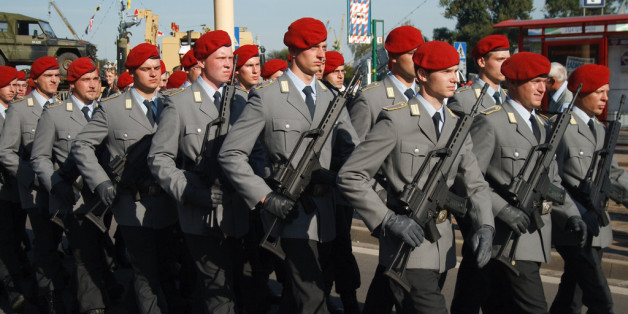 Parade de militaires allemands. Crédit : High Contrast