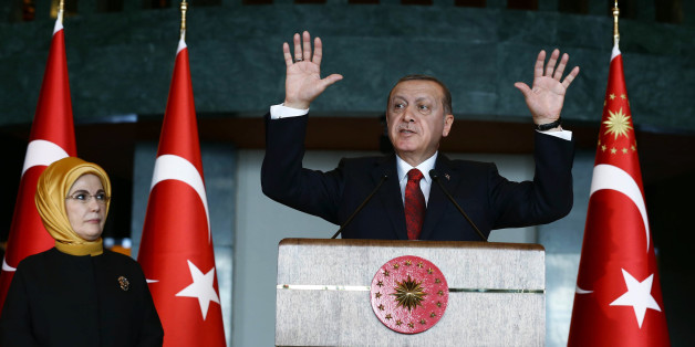 Le président Recep Tayyip Erdogan,avec sa femme, Emine Erdogan, le 9 février 2016.