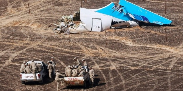 Une photographie prise par le ministère russe des Urgences où l'on voit l'avion Metrojet qui s'est écrasé à Wadi al-Zolomat en Egypte le 1er novembre 2015
