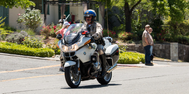 Un officier de la California Highway Patrol