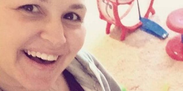 Eine Fremde machte sich über den Bauch einer jungen Mutter lustig - jetzt reagiert sie