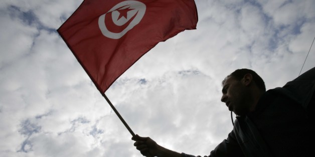 Parmi les critiques de la décision de classer le Hezbollah, plusieurs invoquent l'identité tunisienne, pour l'opposer aux choix géopolitiques des pays du Golfe, hostiles aux pays chiites.