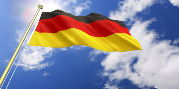 Wer die deutsche Staatsbürgerschaft bekommen möchte, muss zuerst den Einbürgerungstest bestehen.