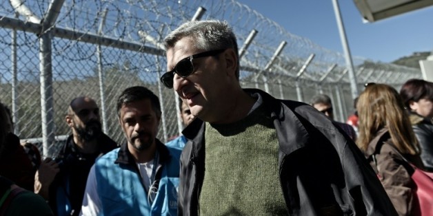 Le haut-commissaire aux réfugiés de l'ONU, Filippo Grandi, le 23 février 2016 sur l'île grecque de Lesbos