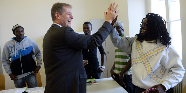 Dieser Bürgermeister hat es geschafft, Flüchtlinge in seiner Stadt zu Arbeit zu verhelfen.