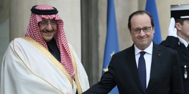Le prince héritier saoudien Mohammed ben Nayef accueilli par le président François Hollande le prince héritier saoudien Mohammed ben Nayef, le 4 mars 2016 à l'Elysée