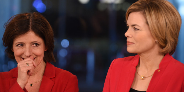 Julia Klöckner und die lachende Wahlgewinnerin Malu Dreyer am Sonntagabend