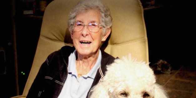Diese 90-jährige Frau weigert sich, eine Chemotherapie gegen ihren Krebs zu machen. Was sie stattdessen tut, ist brillant.