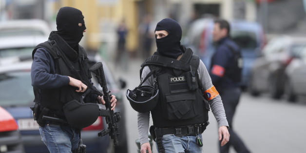 Polizisten jagen Terrorverdächtige (Symbolbild)