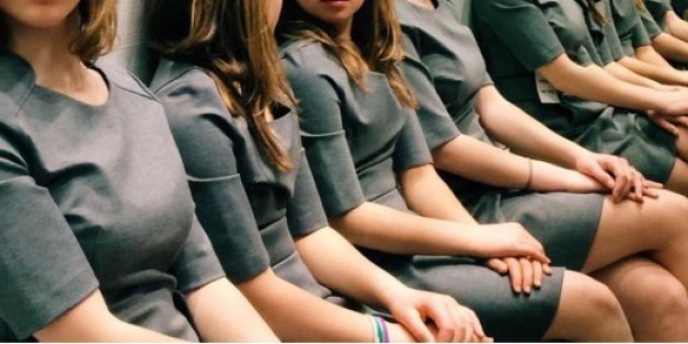 Wie viele Mädchen sind auf diesem Foto zu sehen? Das Netz ist sich nicht einig