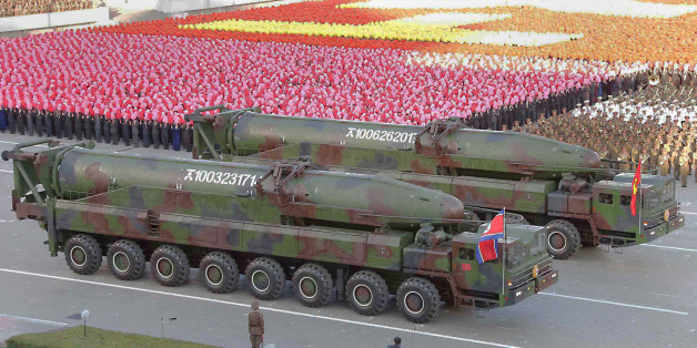Nordkoreanische Langstreckenraketen bei einer Militärparade im Oktober 2015