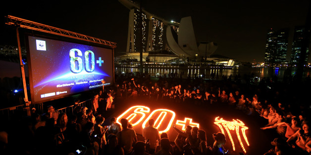 Singapur plötzlich in Dunkelheit gehüllt zur Earth Hour im Jahr 2014