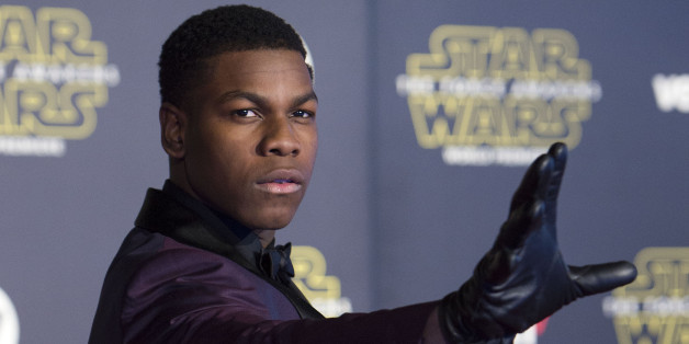 John Boyega de "Star Wars" demande aux acteurs noirs d'arrêter de se plaindre (puis s'excuse)