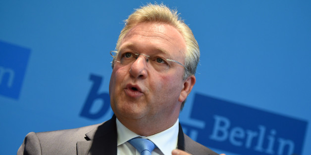 Berlins Innensenator Frank Henkel warnt vor gewaltbereiten Syrien- und Irak-Rückkehrern - einen Vergleich mit Brüssel will er aber nicht ziehen