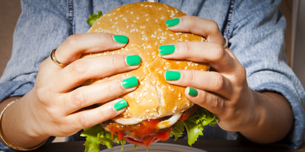 BRIGHT NAILS WITH JUICY HAMBURGER